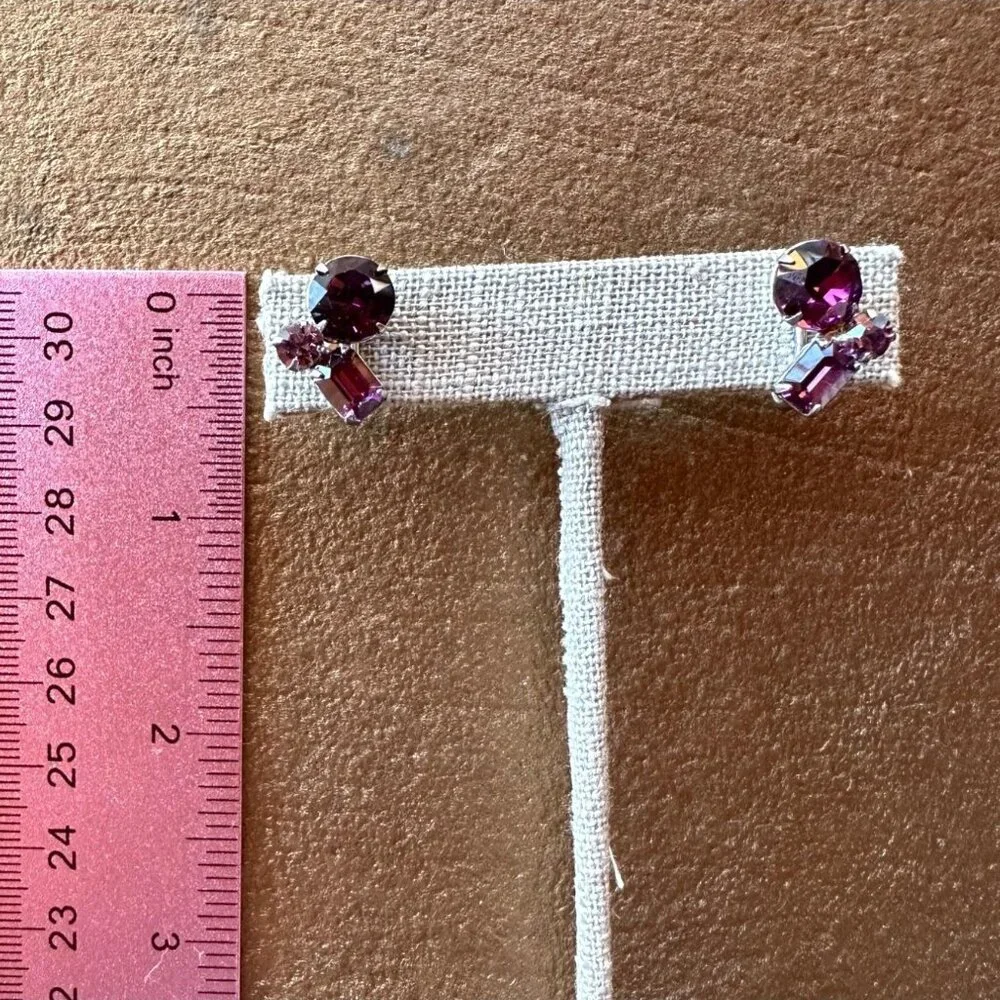 Vintage Purple Rhinestone Screw-Back Earrings Mid-Century Modern Amethyst Color - Picture 3 of 10
